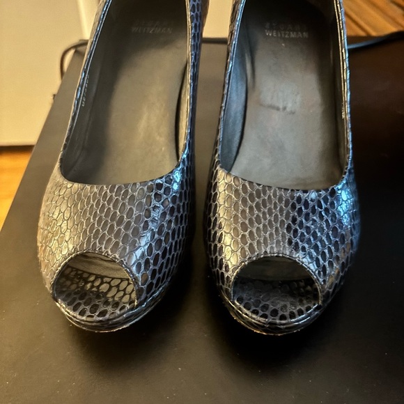 Stuart Weitzman Snake Skin Navy Peep Toe Heels Size 7.5 - Picture 4 of 7